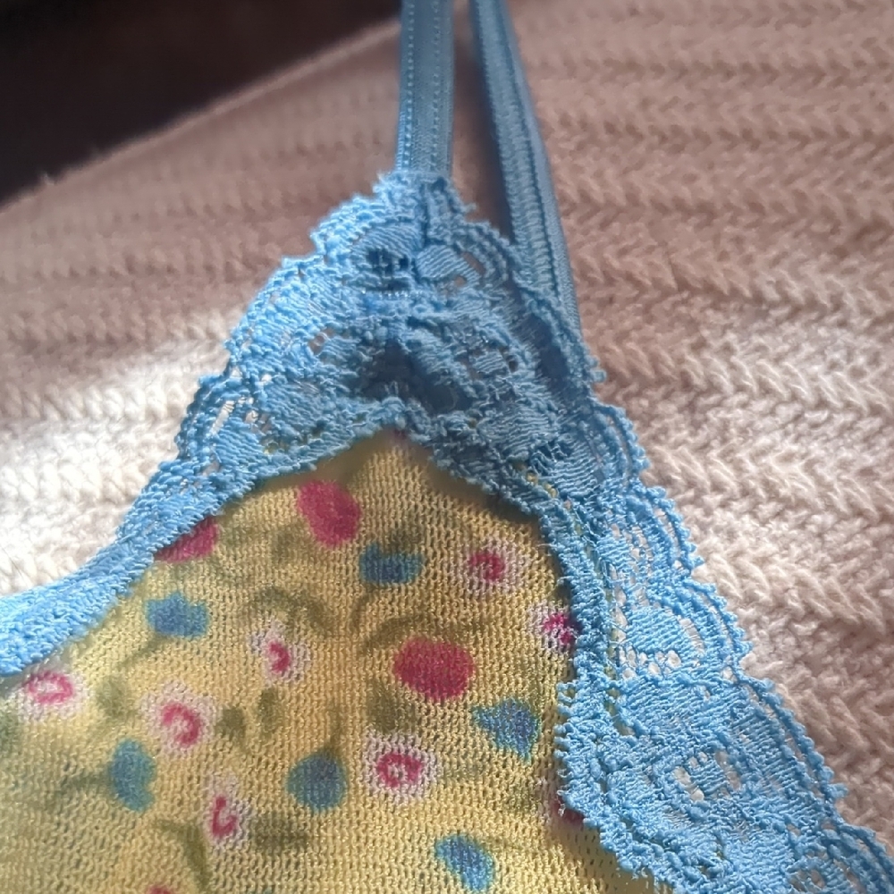 •Y2K Victoria's Secret Yellow Floral Cami-Bra - Picture 4 of 10